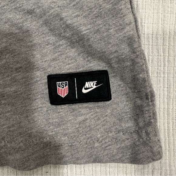 Nike x Team USA Women’s Soccer Gray Cropped T-Shirt W/ Red & Blue Accents Size L - Picture 4 of 6